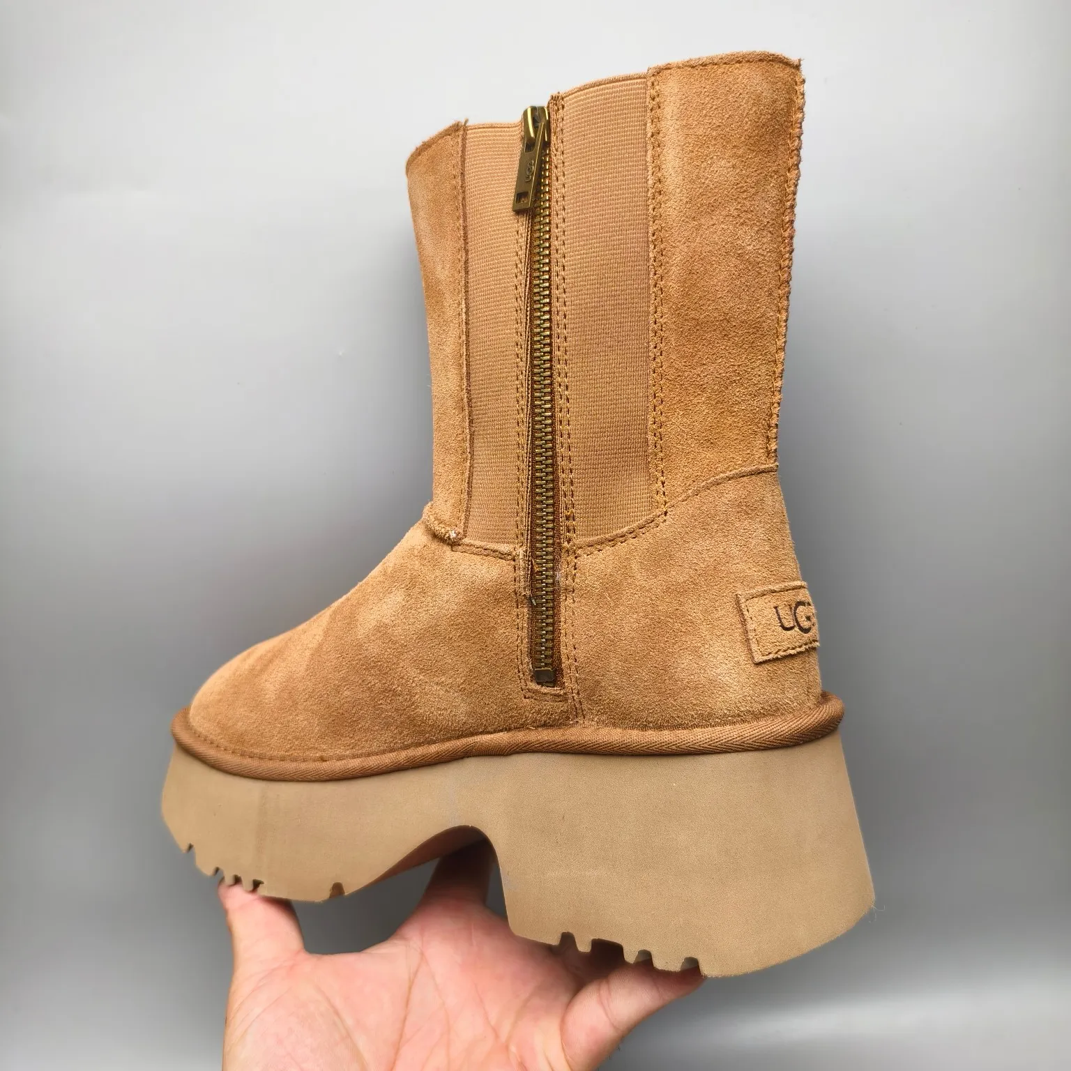 💰600 UGG sheepskin all-in-one snow boots 8313 Thick sole wedge casual women's boots Color: maroon black walnut Matching size: 35-40